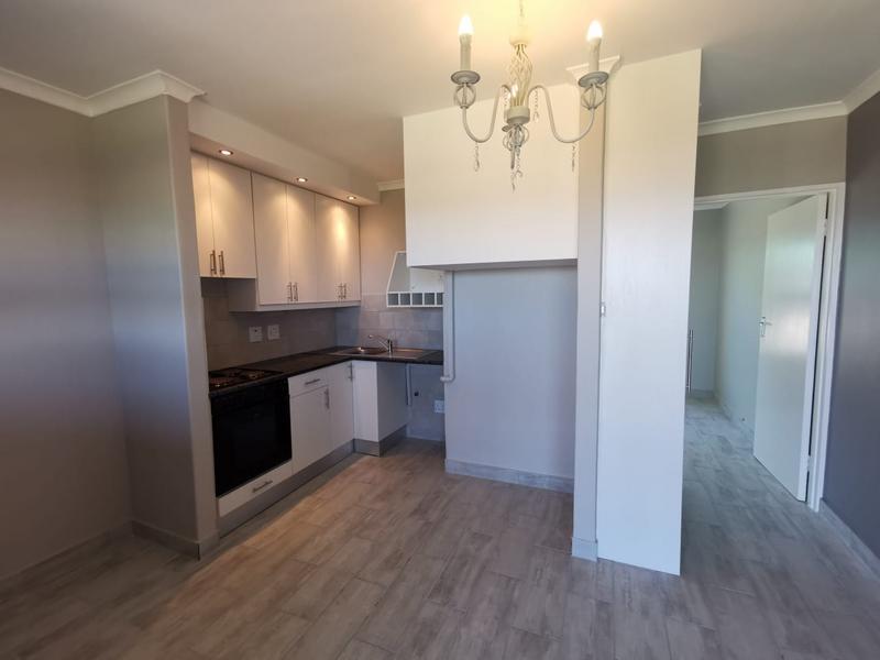 To Let 1 Bedroom Property for Rent in Loevenstein Western Cape